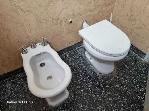 CASA 3 AMB BERNAL OESTE