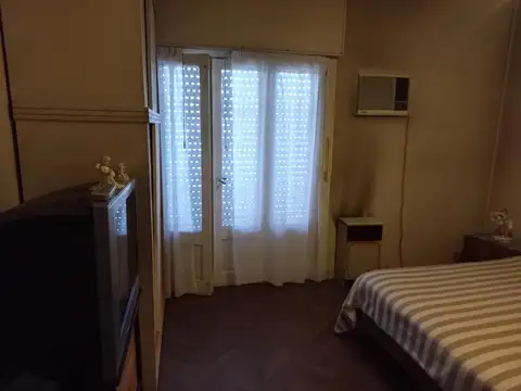 Casa en Alquiler con 1 cochera