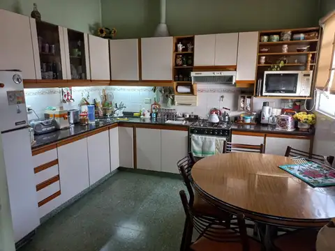 C. M. Cuenca (Calle Nro.99) 300