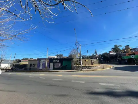 VENTA 2 LOCALES MAS 2 DPTO CENTRO UNQUILLO  