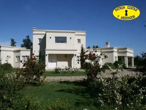  1586ML-VENTA CASA  LA COLINA GOLF&POLO LUJAN