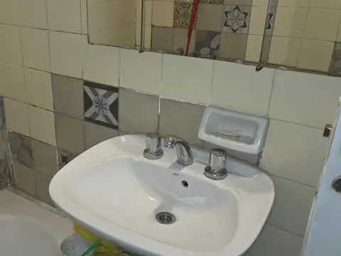 DOS AMBIENTES MUY BIEN UBICADO A RECICLAR