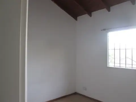 Depto Tipo Casa 2 ambientes con 1 baño