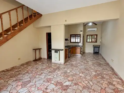 Depto Tipo Casa en Venta de 4 ambientes