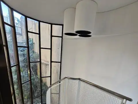 Oficina 6 ambientes con 3 baños