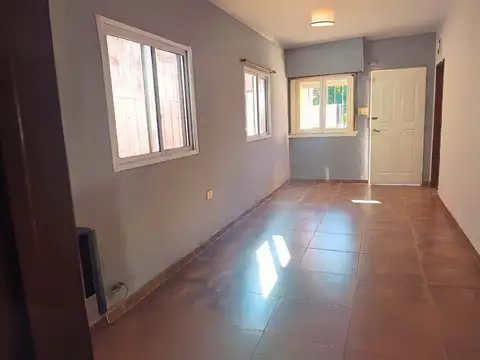 VENTA CASA 4 AMBIENTES VILLA ELVIRA