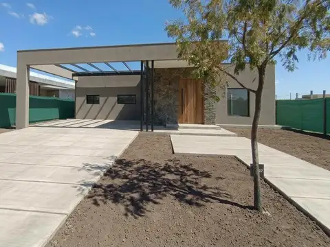 Casa en venta de tres dormitorios apta credito en Barrio privado Acacias de Terrada, Lujan de Cuyo
