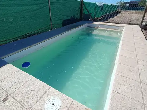 Casa 4 ambientes con 2 baños