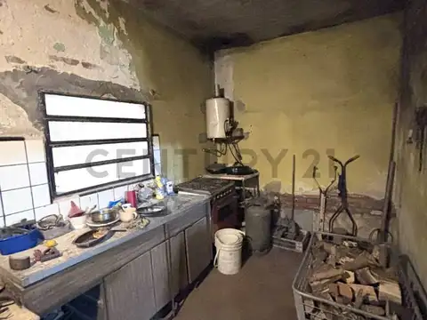 Propiedad con gran patio - Ideal para Construir, Reciclar o FLIPPING