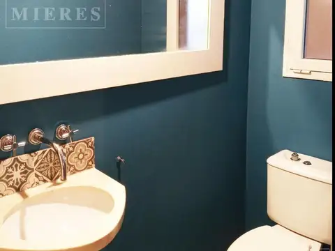 Casa 5 ambientes con 2 baños