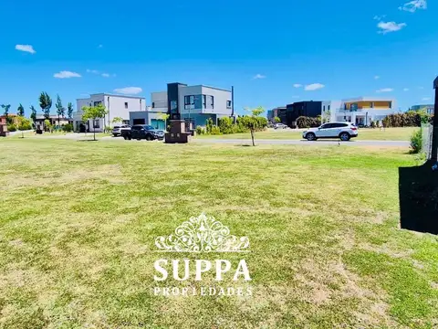 LOTE EN VENTA AL RIO BARRIO EL CANAL