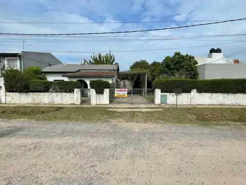 Casa 6 ambientes con 1 baño