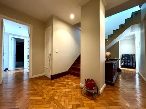 Departamento 8 ambientes con 2 baños