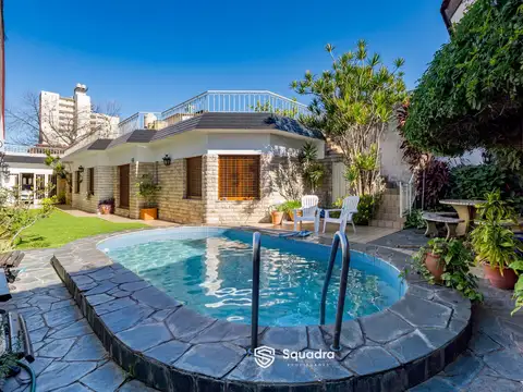 VENTA | PERMUTA - Casa 4 dormitorios, cochera, quincho y piscina - Echesortu. APTO CRÉDITO.