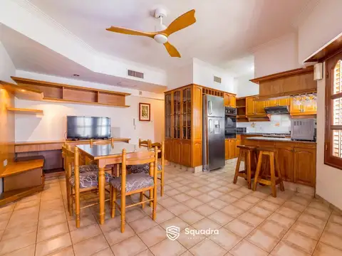 Casa 7 ambientes con 4 baños