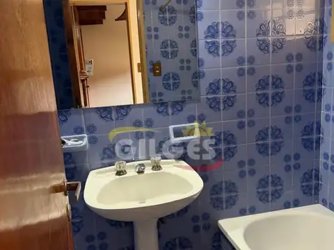 Casa en Alquiler con 1 cochera