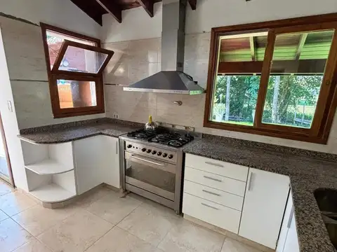 Casa en Venta en Loma Verde, USD 245.000