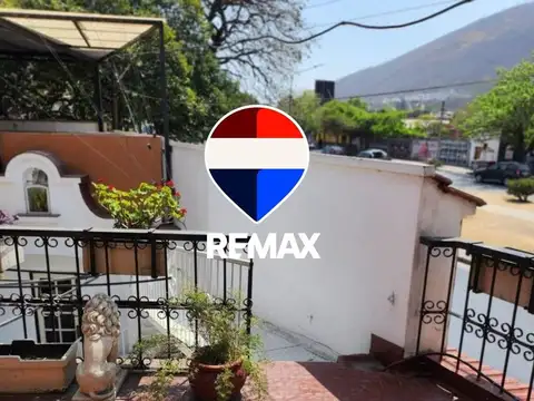 CASA 7 DORMITORIOS EN ALQUILER ZONA MACROCENTRO