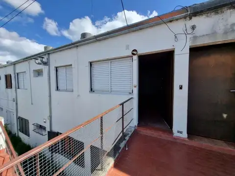 PH EN VENTA LA PLATA 2 DORMITORIOS 52M2 TOTALES