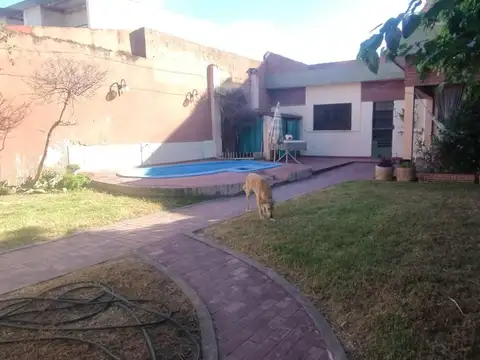 Casa 3 amb con pileta/cochera - San Martin