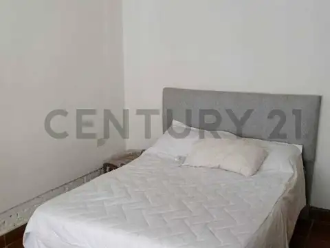 Casa 5 ambientes con 1 baño
