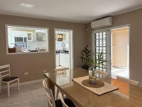 Casa 5 ambientes con 3 baños