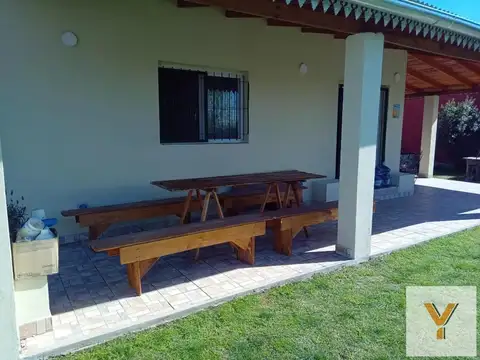 Casa 2 ambientes con 1 baño
