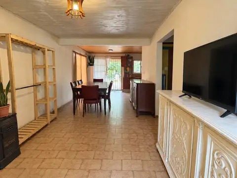 Casa 3 ambientes con 1 baño
