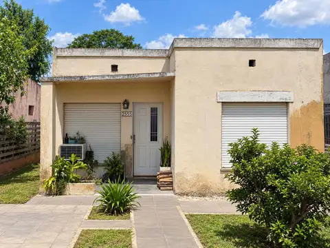 Se vende una casa llena de potencial, ubicada en Empalme Lobos