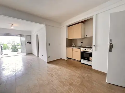 Departamento en alquiler monoambiente con balcon Coghlan