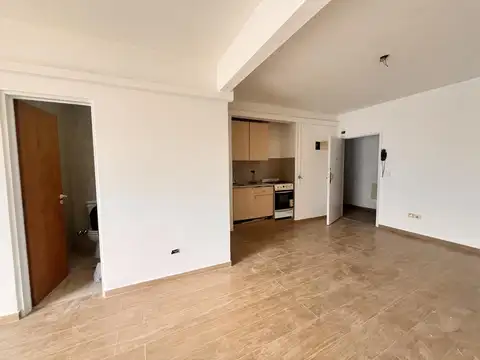 Departamento en Alquiler en Coghlan, $ 600.000