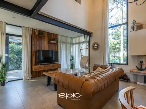 Casa en Alquiler Temporal con 1 cochera