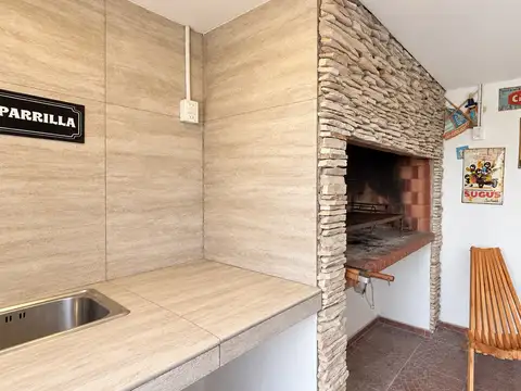 Casa 2 ambientes con quincho y jacuzzi