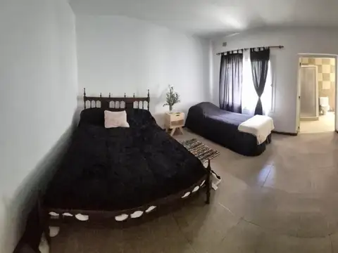 Casa en Venta con 4 cocheras