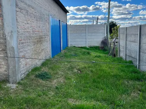 Casa 5 ambientes con 1 baño