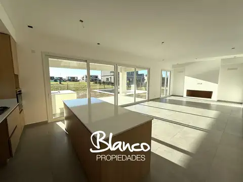 Casa en Alquiler al Norte