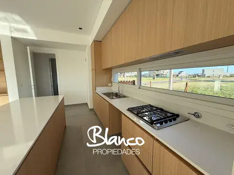 Casa en Alquiler A Estrenar