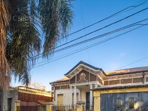 Casona en venta, a restaurar