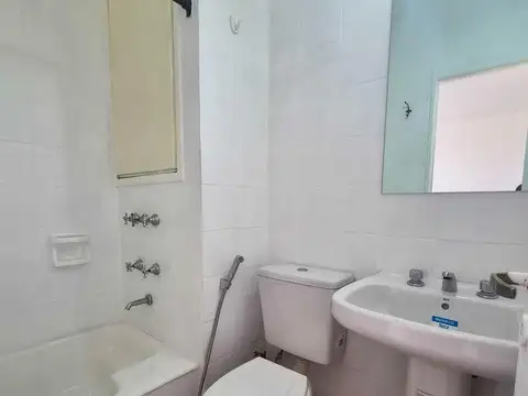 VENTA. Departamento de un dormitorio mas comodín a metros de Parque Urquiza. Barrio Martin.