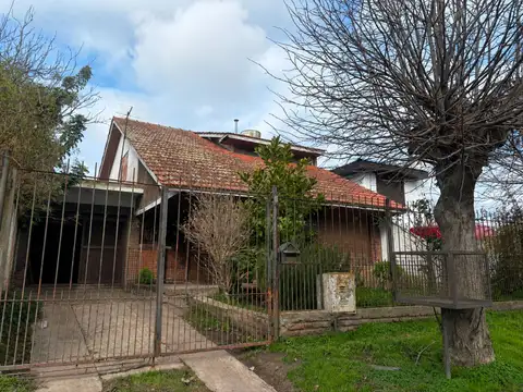 VENTA CASA 4 AMB. JURAMENTO CON GALPÓN Y PATIO