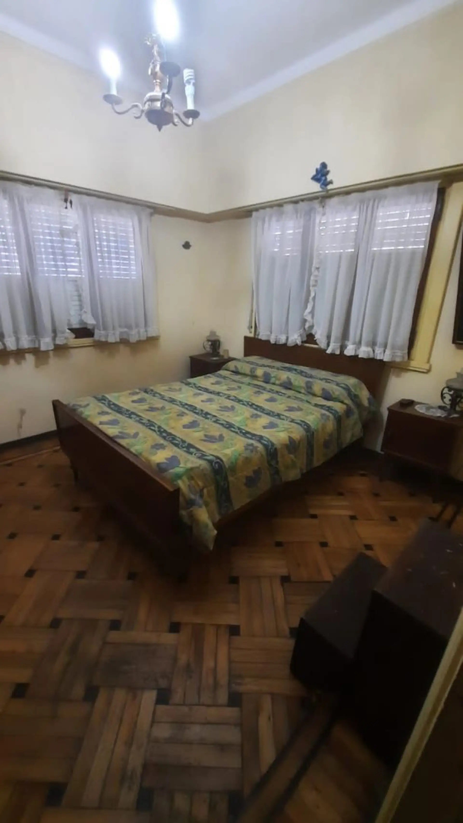 Venta de CHALET DE 4 Ambientes pocos metros del mar en Punta Mogotes