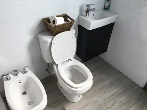 Casa 5 ambientes con 4 baños