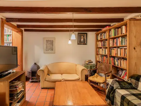 Casa 6 ambientes con 2 baños