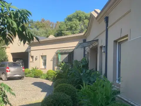 Casa 5 ambientes con 5 baños