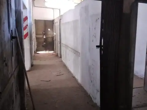 NUEVO VALOR   EXCELENTE GALPON DE 720MTS C /OFICINAS EN 2 PLANTAS C/TECHO DE LOZA