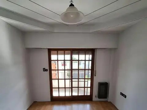 Depto Tipo Casa 4 ambientes con 1 baño