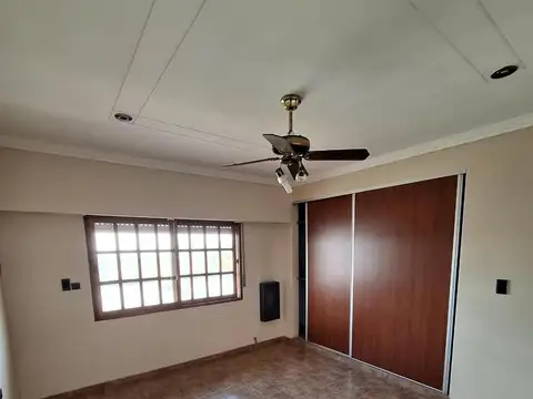 Depto Tipo Casa en Alquiler de 3 dormitorios