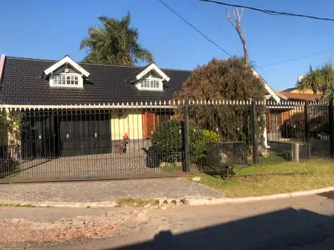 Casa 5 amb pileta quincho 3 baños