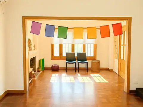 Casa en Venta con 3 cocheras