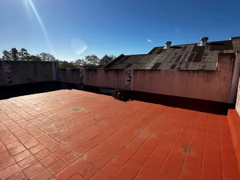 Departamento de 3 ambientes con terraza propia!